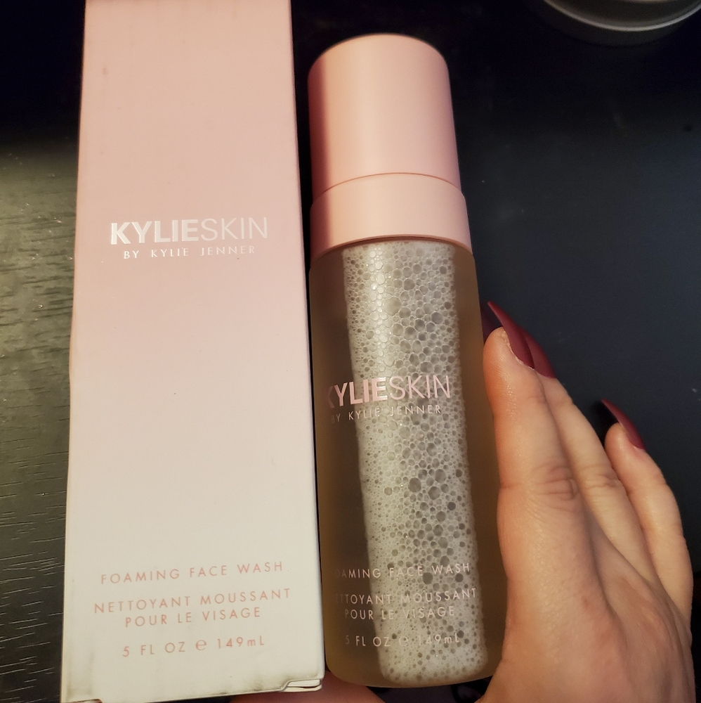 Kylie skin face wash